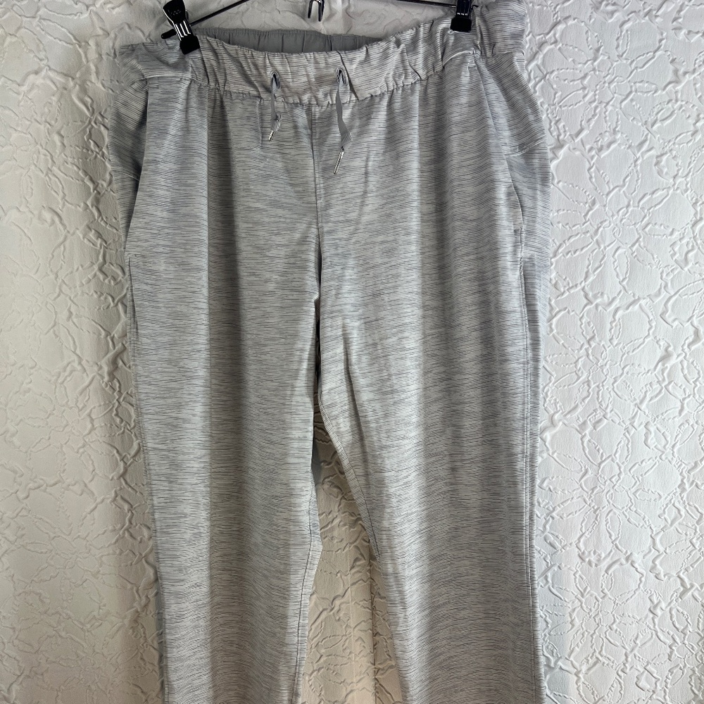Lululemon On the Fly Crop Pants